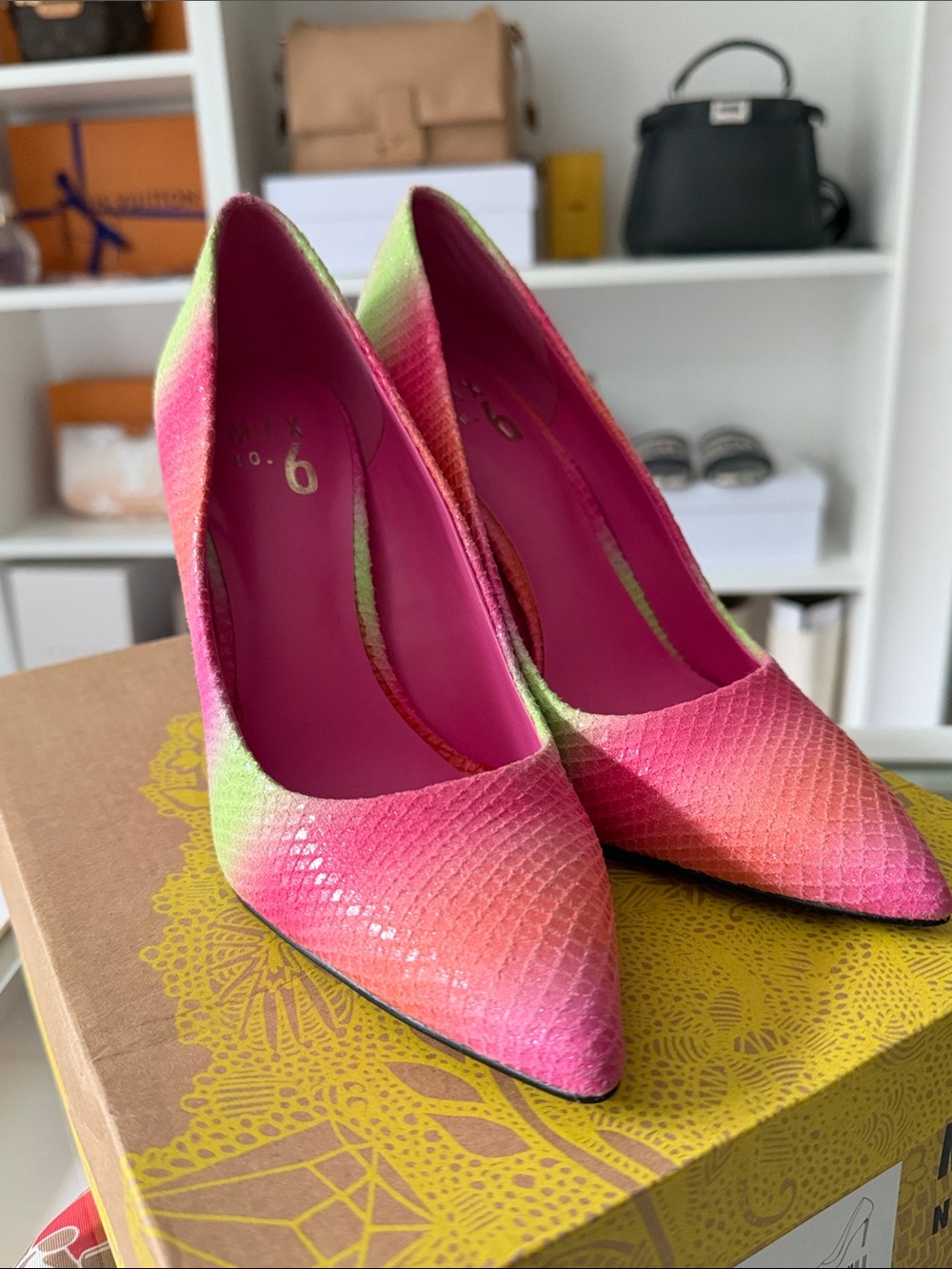 Women's Pink Ombre Snake Pointed-Toe Pumps